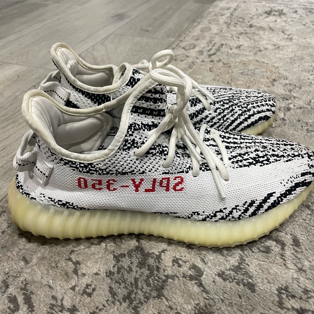 Authentic Yeezy Boost 350 V2 Zebra. Size 8